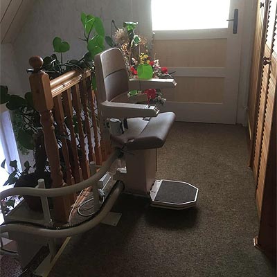 Treppenlift innen kurvig 8